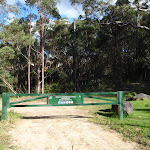 Gate at the end of Blackwattle Place (152782)