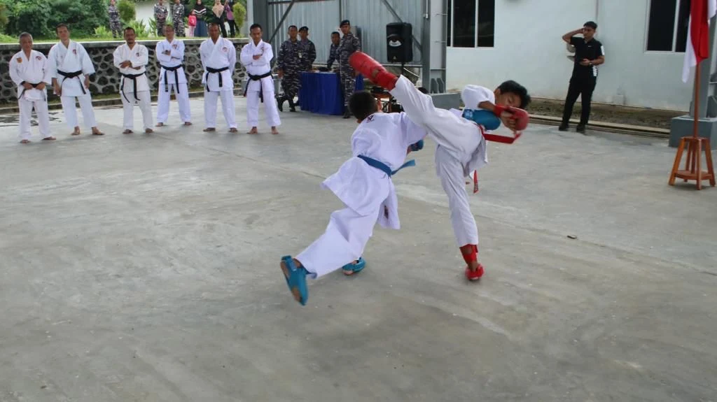 Acara peresmian yang dihadiri langsung oleh Ketua Pengprov Lemkari Sulut, AKBP Denny Situmorang, S.IK., beserta para pengurus. (Foto istimewa)