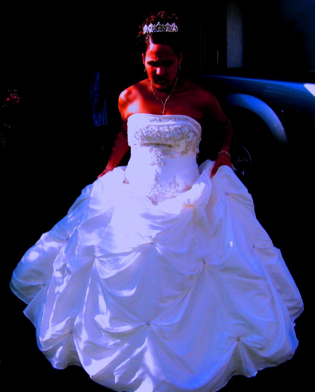 Deron wedding dresses