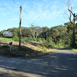 Intersection with driveway just south of Bumbles Creek (370582)