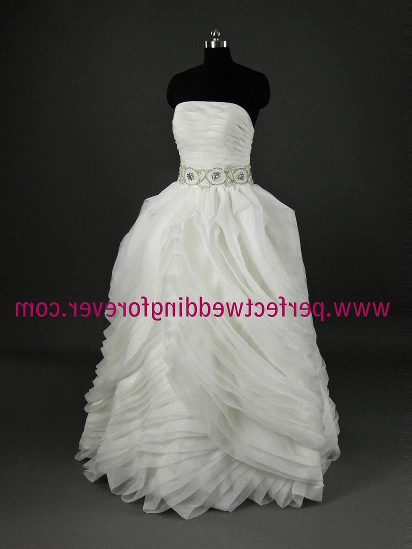 Vera Wang inspired elegant wedding dress PWFW0999 . Price: 325.00