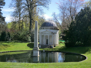 CIMG4147 Ionic Temple and Obelisk