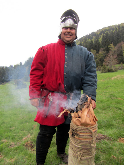 les canons en bois et en cuir IMG_1700