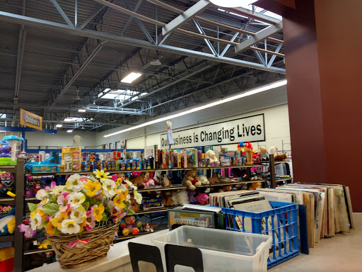 Thrift Store «Discover Goodwill Pueblo Retail Center», reviews and photos