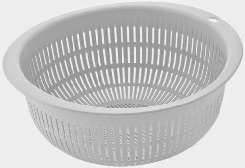  BioChef Bioplastic Large Strainer Bowl, White