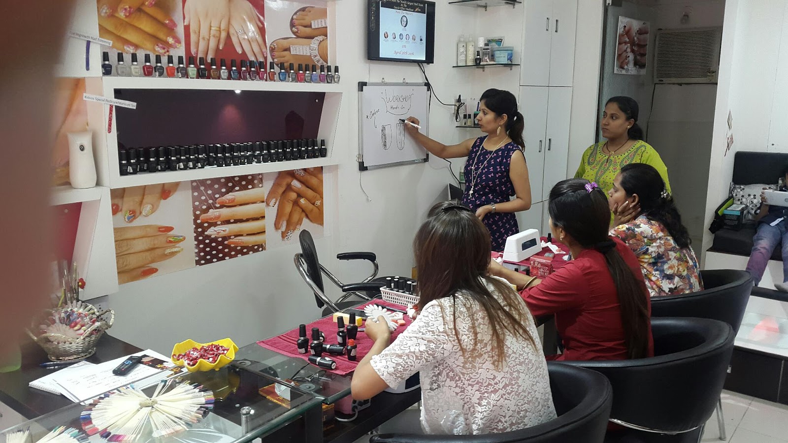 nail art salon pune