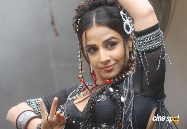 Vidya balan hot breast - Sex archive