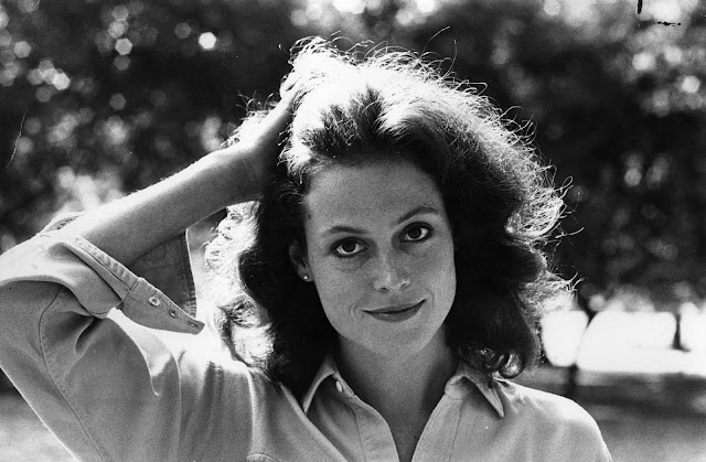 Sigourney Weaver Profile Dp Pics