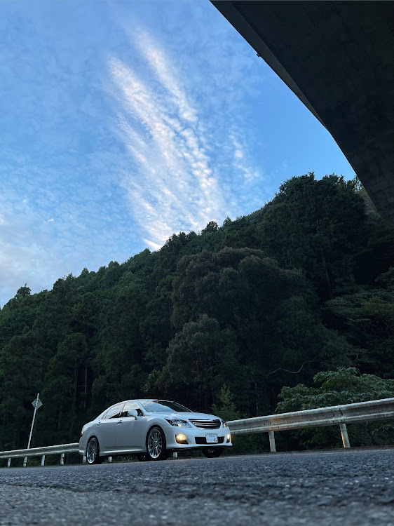 クラウンアスリートの#20アスリート・早朝ドライブ・真横から♡・夜輝車杯に関するカスタム事例の投稿画像1枚目