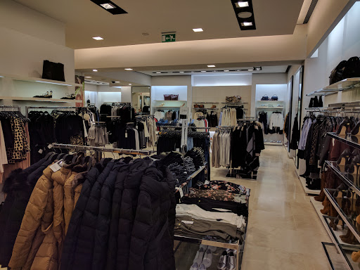 Zara Cancún, Blvd. Kukulcan Km 12.5, Zona Hotelera, 77500 Cancún, Q.R., México, Tienda de ropa | Ciudad de México