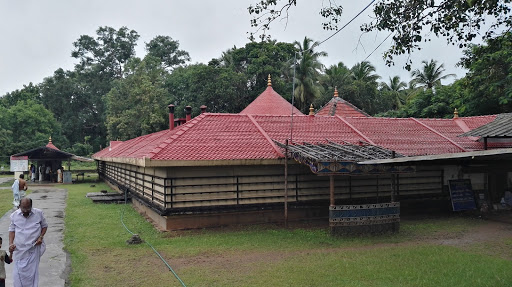 Azhakotha Mahadeva Temple Pond, Azhakotha Mahadeva Temple Rd, Kulavanmukku, Kuzhalmannam, Kerala 678702, India, Swimming_Pool, state KL