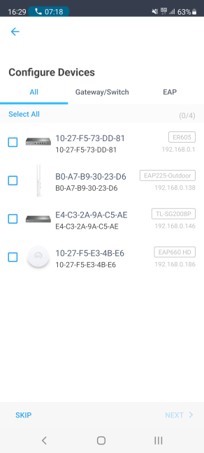 Elija qué dispositivos Omada se configurarán