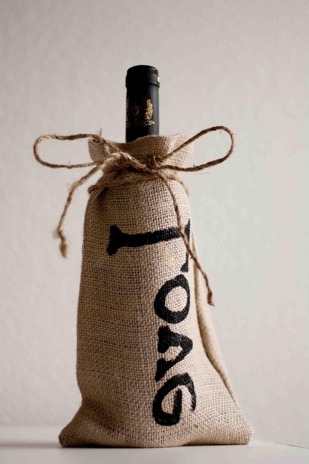 These burlap bags perfectly