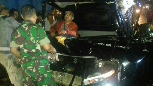 
Mobil Losbak Ringsek Tabrak Truk di Parungkuda Sukabumi
