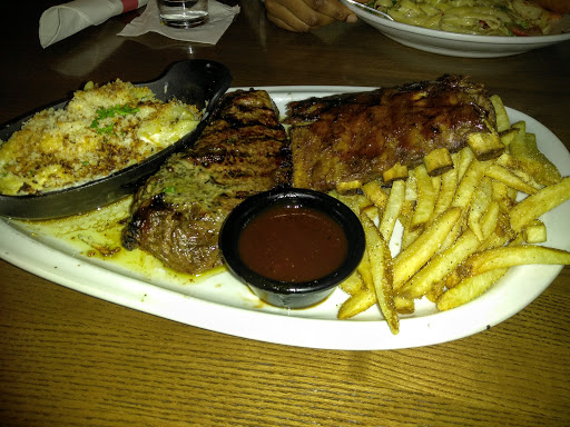 Restaurant «TGI Fridays», reviews and photos, 1105 Fall River Ave, Seekonk, MA 02771, USA