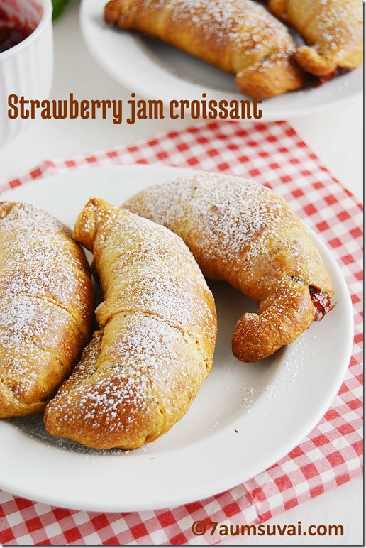 Strawberry jam croissant 