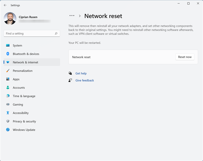 Przeczytaj, co robi reset sieci i naciśnij Resetuj teraz