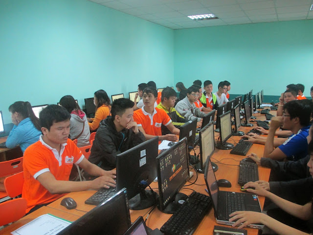 Tân sinh viên Cao đẳng thực hành FPT Polytechnic Tây Nguyên tập huấn kỹ năng sử dụng Ap và LMS.