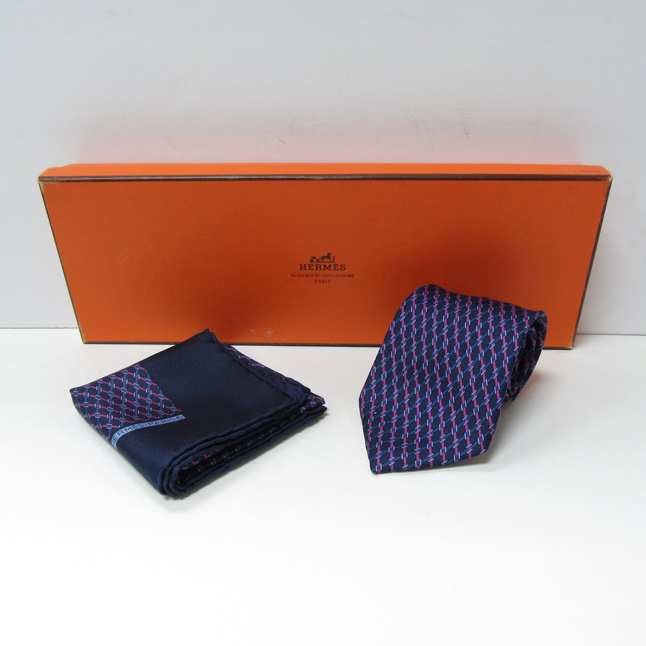 hermes pocket square