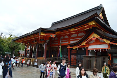 Sanjusansen-do, Kiyumizu-dera, Kodai-ji, Yasaka-Jinja y Geisha por unas horas - Japón en 15 días-Hanami 2015 (15)