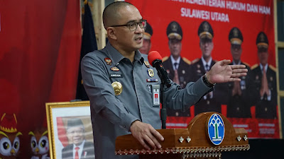 Ronald Lumbuun Ingatkan, Pemimpin Jangan Seperti Menara Gading