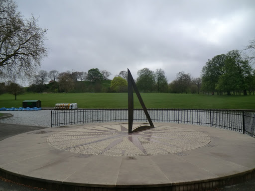 CIMG0358 Millennium sundial, Greenwich Park