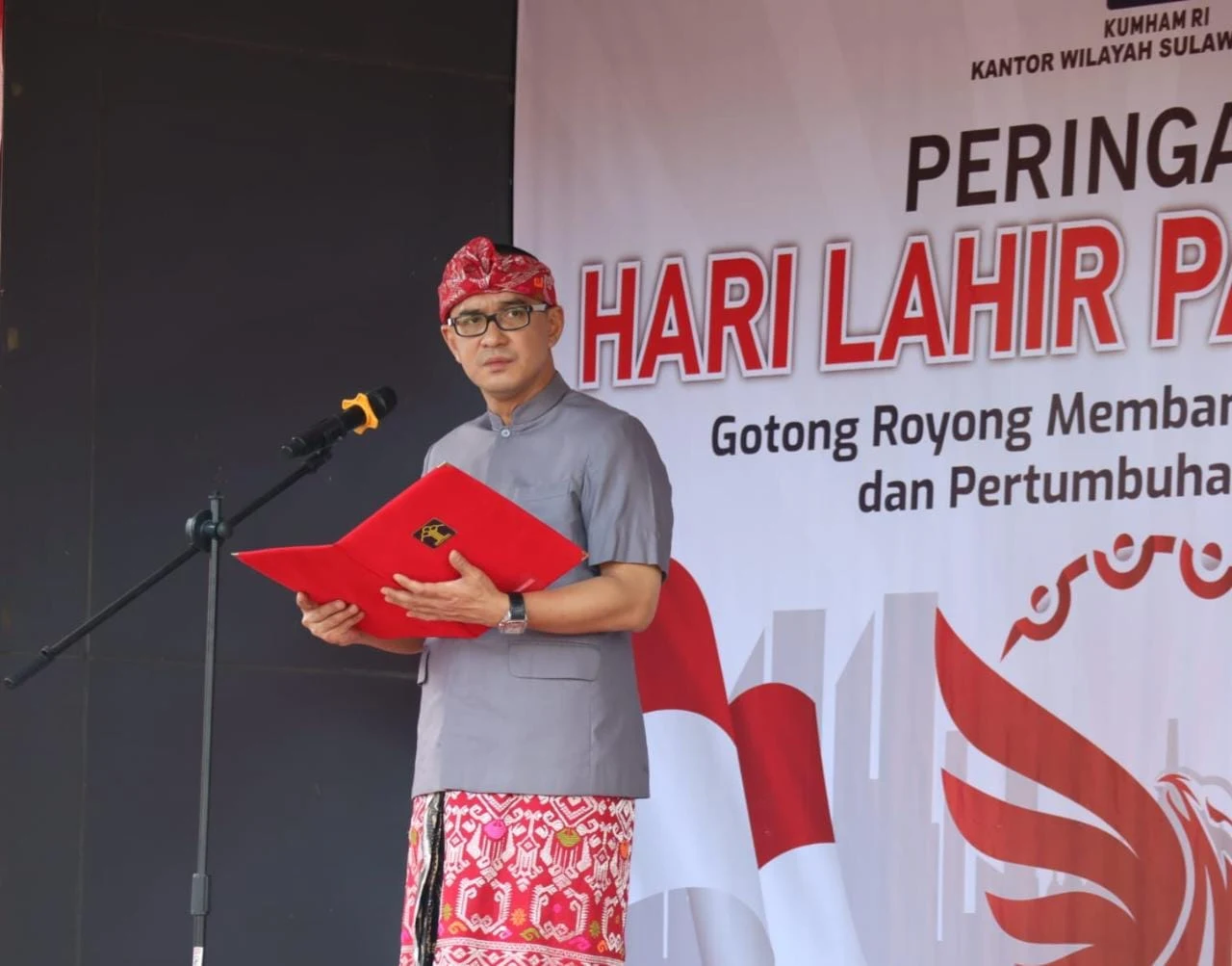 Kakanwil Kemenkumham Sulut Ronald Lumbuun. (Foto istimewa)