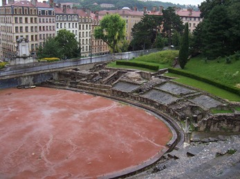 2007.07.10-007 amphithéâtre des Trois-Gaules