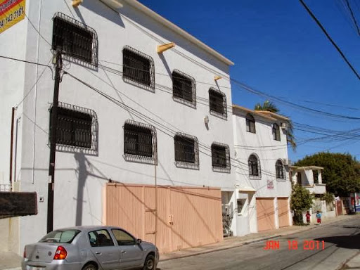 Departamentos de Letty, Venustiano Carranza S/n, Entre Francisco Villa Y Valentin Gómez Farías, 23450 Cabo San Lucas, B.C.S., México, Edificio de apartamentos | BCS