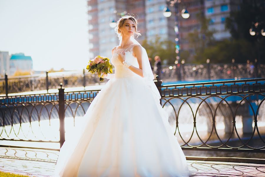 Fotografo di matrimoni Lyubov Ilyukhina (astinfinity). Foto del 13 febbraio 2017