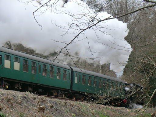 CIMG2485 The 1502 leaving High Rocks