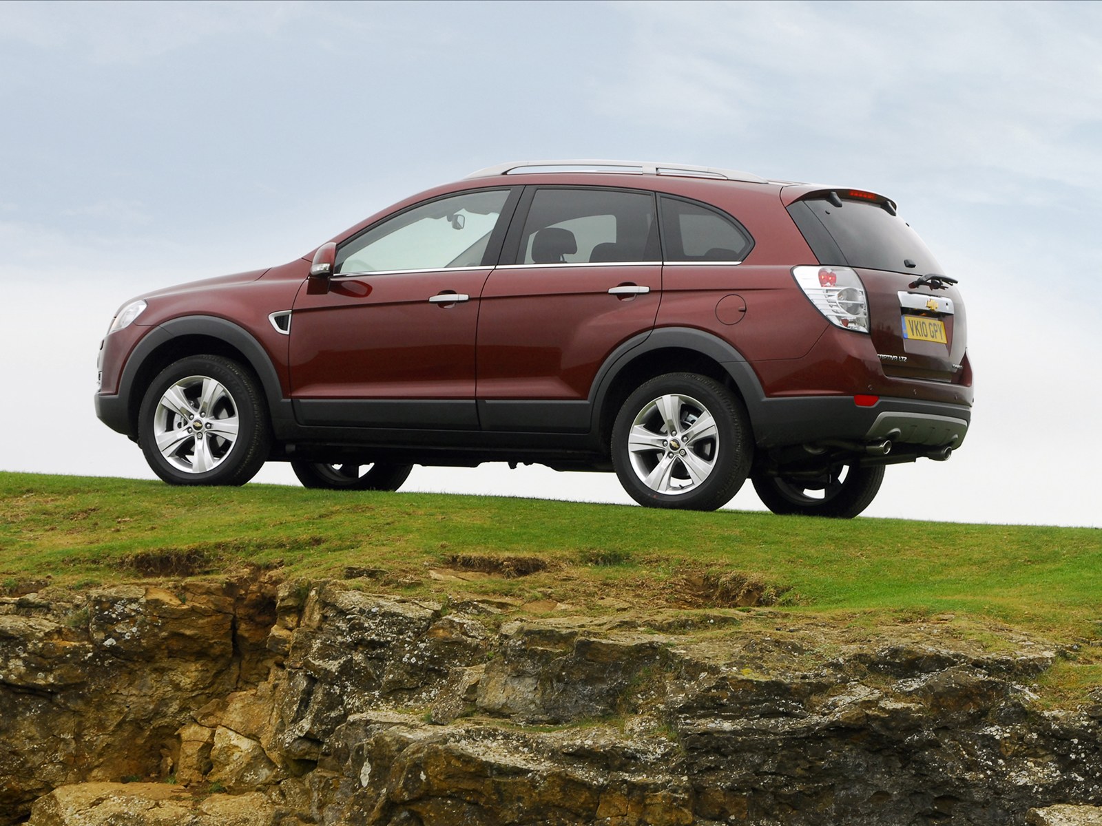 Car Pictures: Chevrolet Captiva LTZ 2011