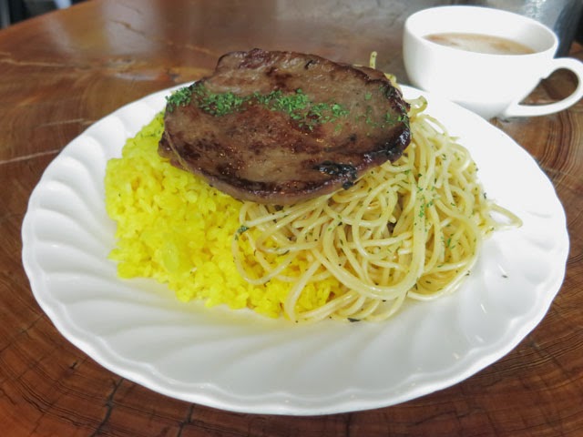 牛肉の薄切りステーキ＠バターライスとスパゲッティ