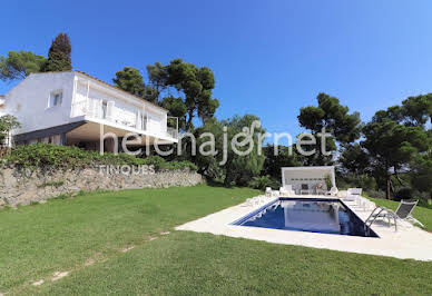 Maison avec piscine et terrasse 2