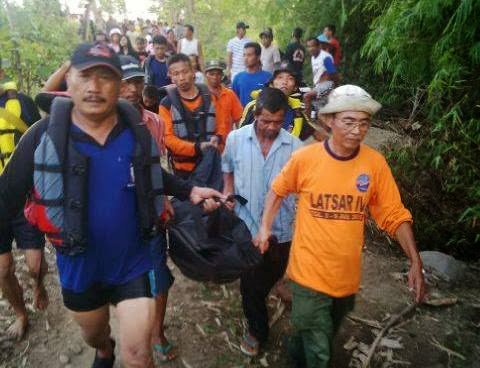 berita tentang orang hanyut di sungai