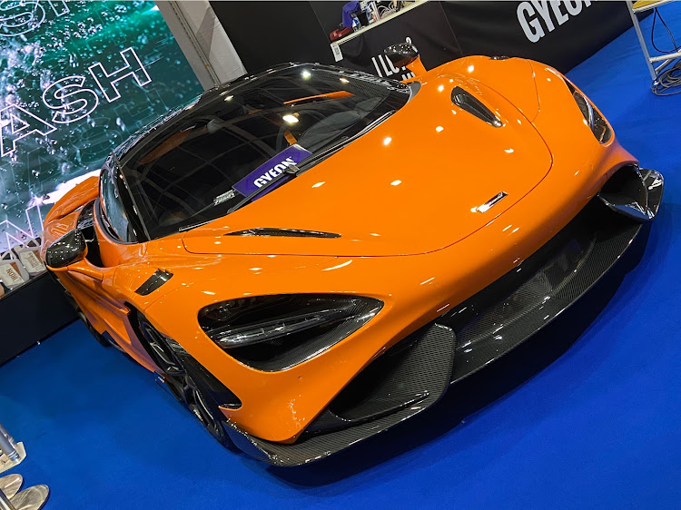 スカイラインの大阪オートメッセ2023・チロルチョコ・勝手にコラボごめんなさいに関するカスタム事例の投稿画像31枚目
