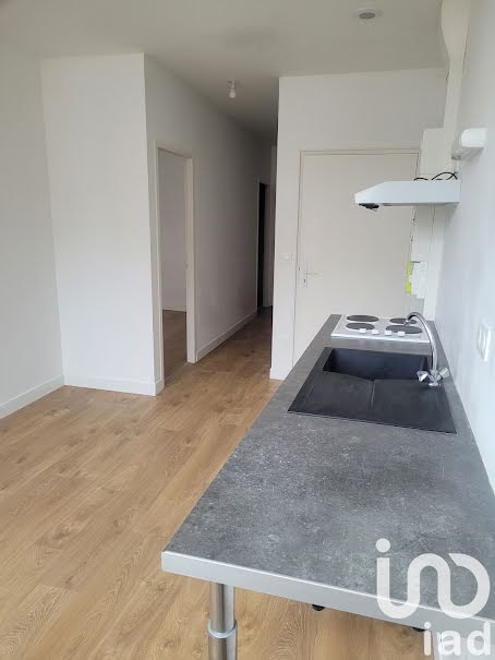 Location  appartement 2 pièces 48 m² à Chauny (02300), 525 €