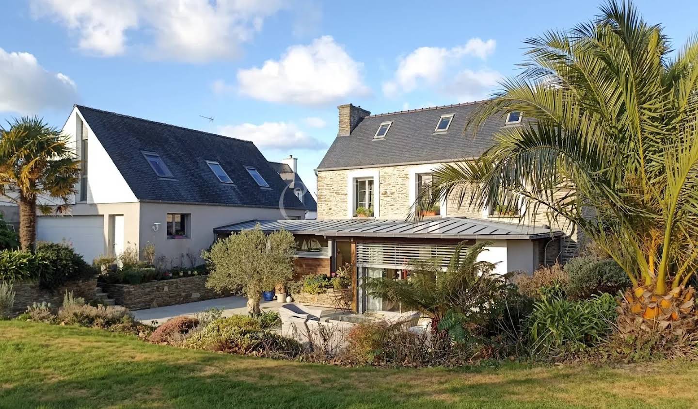 House with garden and terrace Locquirec