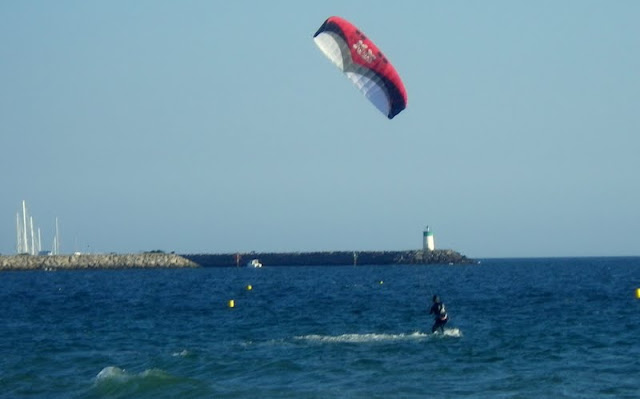 Vers l'estuaire de la Loire (Pornichet/LaBaule, St Brévin...) au fil du temps... - Page 13 Kitesurf_pulse10_0051w