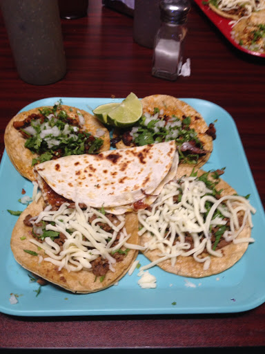 Restaurant «La Favorita Tienda Mexicana», reviews and photos, 3105 Oakwood, Melvindale, MI 48122, USA