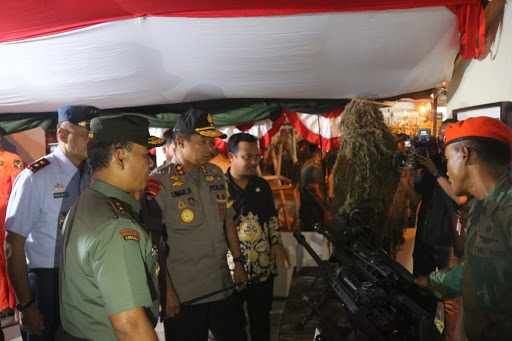 HUT TNI, Kapolda Tinjau Pameran Alutsista