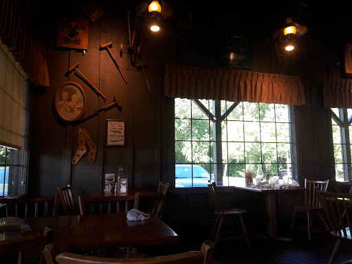 American Restaurant «Cracker Barrel Old Country Store», reviews and photos, 227 Whiting Farms Rd, Holyoke, MA 01040, USA