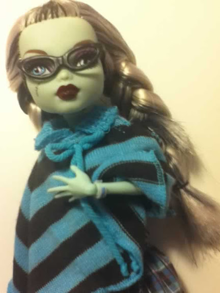 Sandra ha diseñado esta ropa OOAK DIY para sus Monster High