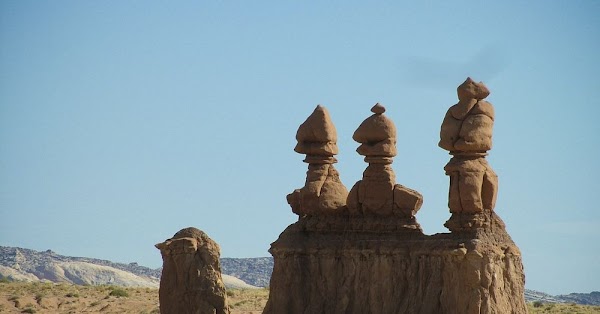 The Hoodoos of Goblin Valley State Park | Amusing Planet