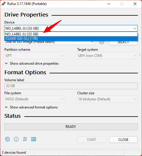 เชื่อมต่อและเลือกไดรฟ์ USB สำหรับ Windows 11