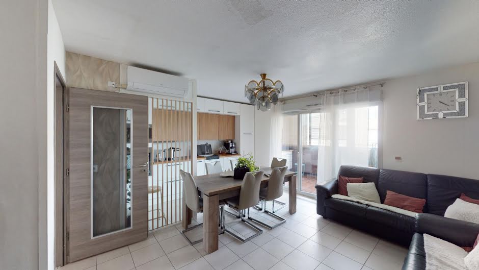 Location  appartement 4 pièces 74 m² à Vaulx-en-Velin (69120), 1 300 €