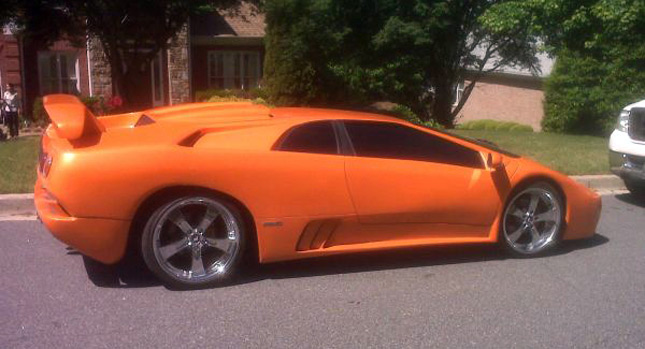 Neck Twisting Lamborghini Diablo Replica Based on an Acura NSX