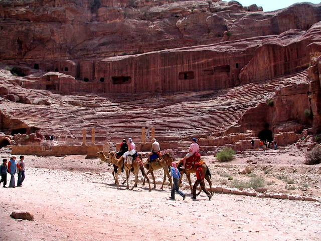 Petra, a cidade dos túmulos