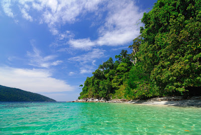 Swim in turquoise water at Koh Adang