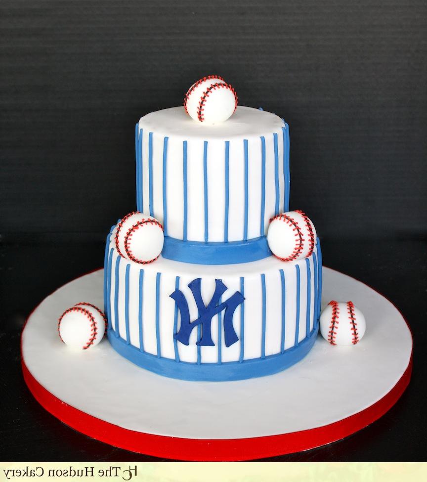 simple NY Yankees cake for